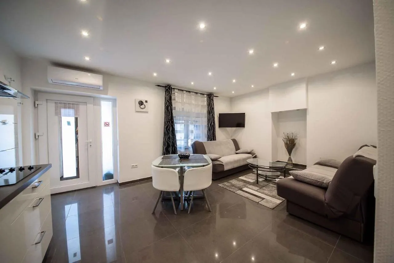 Apartment In Starigrad-Paklenica 36685